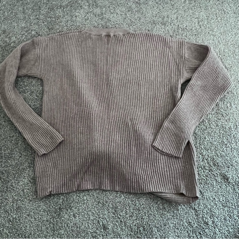 Summer & Rose Sweater - Picture 2 of 4